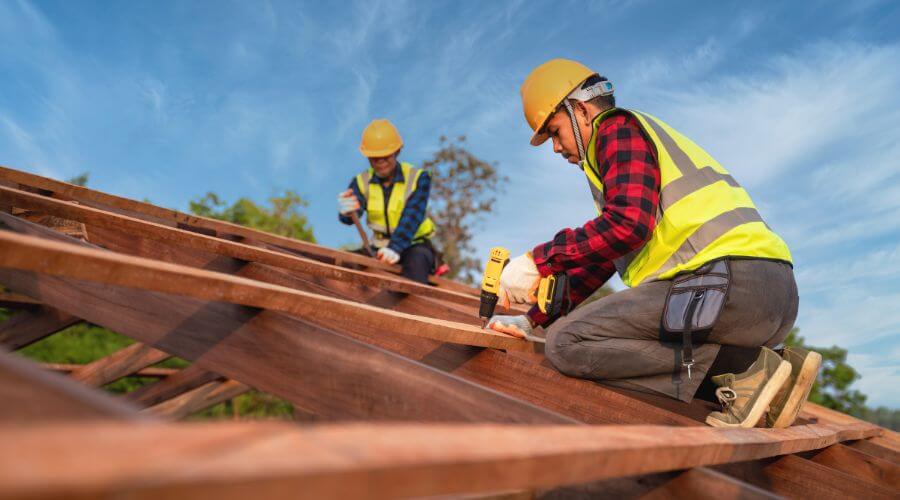 Professional gutter cleaning in Knoxville, IL